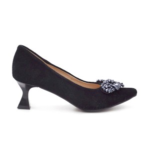 Zapatos salones de mujer con tacón y sistema TOTAL FLEX , fabricados en piel color negro y plantilla de gel. Hechos en España 